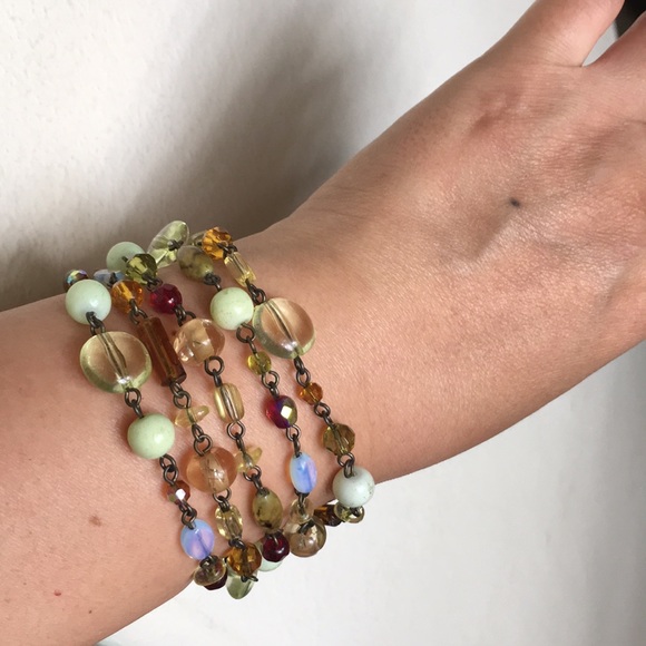 🖤Vtg💕glass-like resin charms brass bracelet - Picture 6 of 10